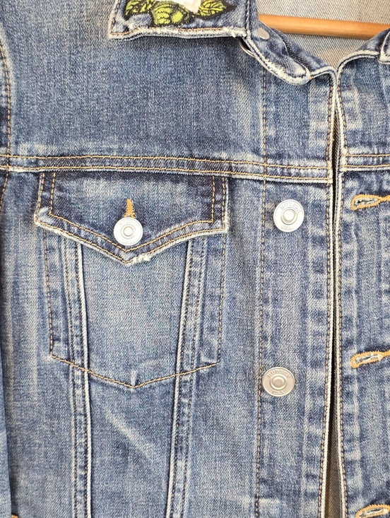 Hudson "The Classic" Distressed Denim Jean Trucker Jacket Rose Embroidery Size M - Picture 3 of 14